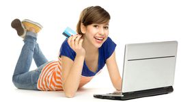 Banky poskytujú vysokoškolákom úvery aj účty