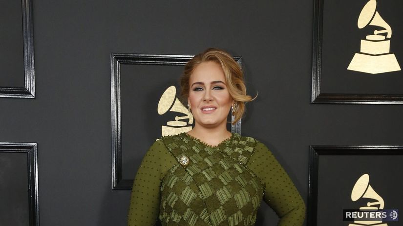 Ocenená Adele prišla v šatách Givenchy Haute...