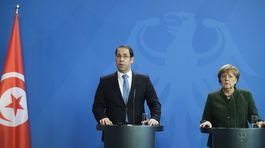 Pod líbyjským kotlom stále horí plameň zápasu o moc