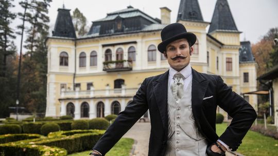 Ján Koleník v seriáli 1890 stvárňuje hlavnú...