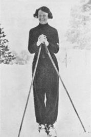Esme McKinnonová.