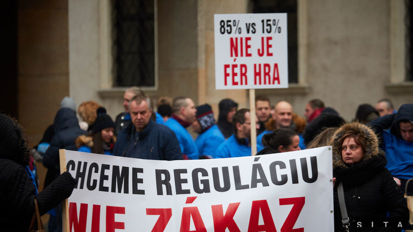 PROTEST: Proti zakázu hazardu v Bratislave