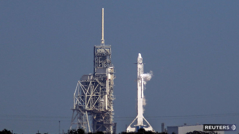 raketa, SpaceX, Falcon 9, Mys Canaveral, rampa