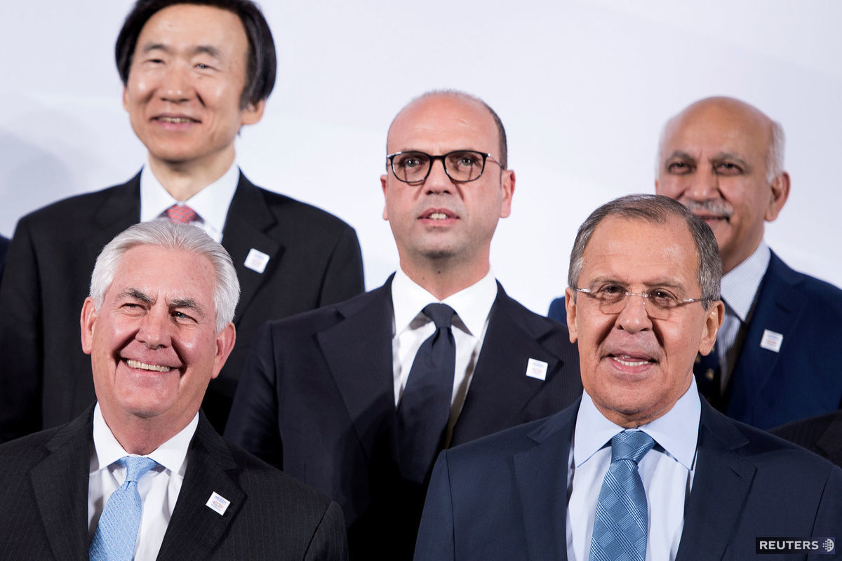 Americký šéf diplomacie Rex Tillerson (v...