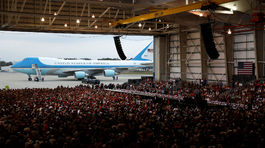 Trump sa znovu oprel do médií, zopakoval predvolebné sľuby