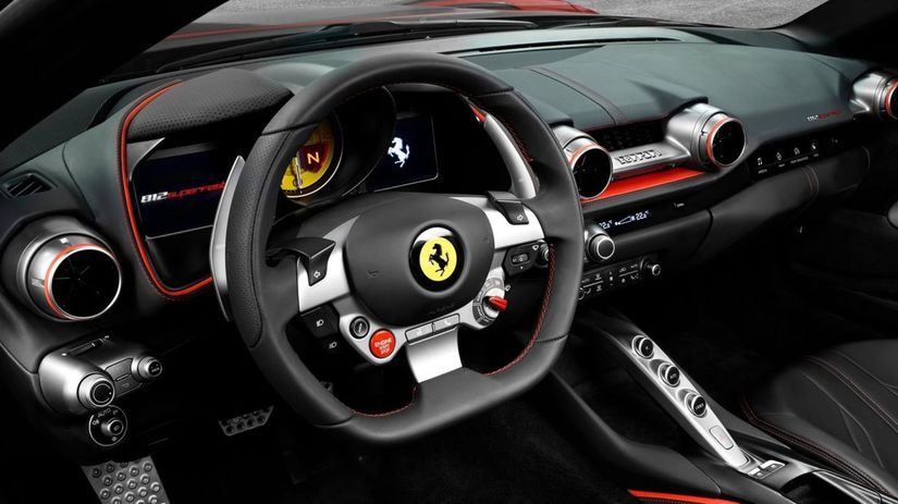 Interiér má podľa Ferrari ponúknuť komfort aj...
