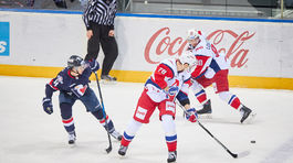 V KHL triumfy domácich. Jaroslavľ a Petrohrad nastrieľali sedem gólov 