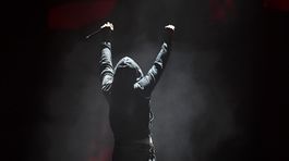 Brit Awards 2017: Pocta čudákom, „vypípaný“ Skepta aj politická šou