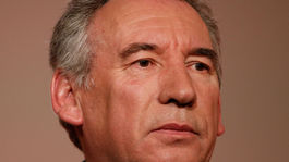 Macron získal v boji o Elyzejský palác spojenca proti radikálom