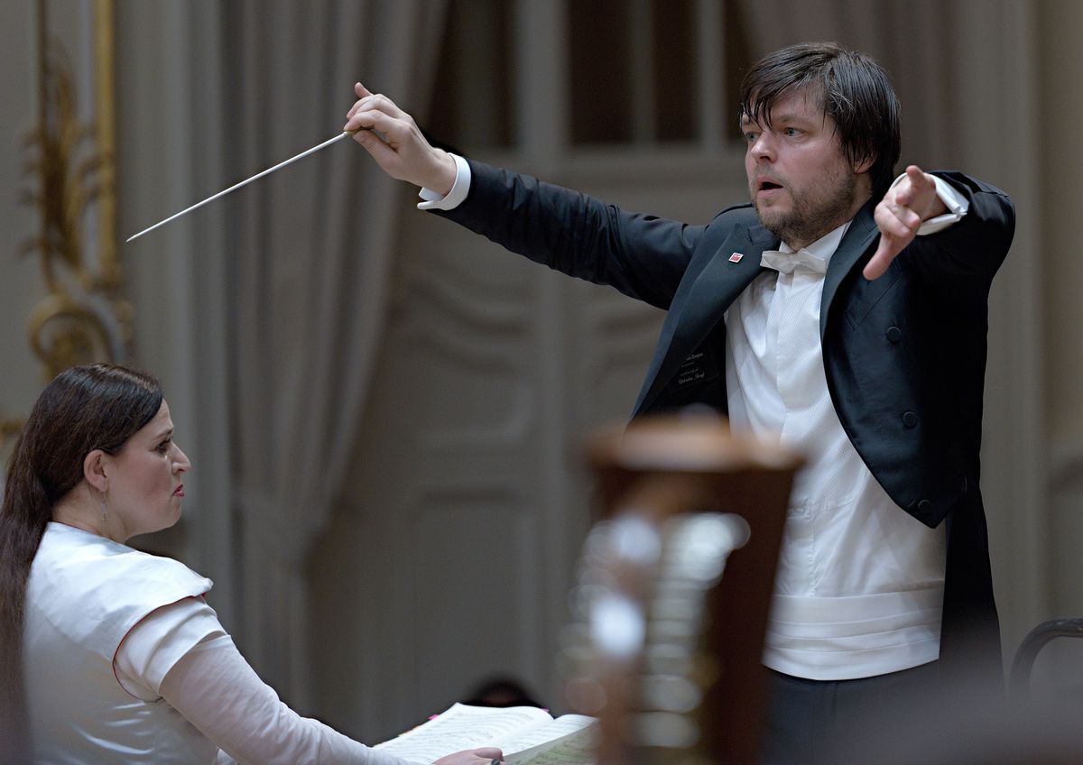 Dirigent Juraj Valčuha.
