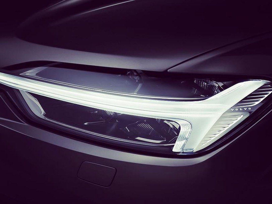 Ani pri menšom SUV XC60 nebude chýbať typická...