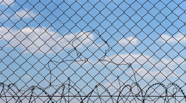 Maďarsko začalo s výstavbou druhého plotu proti migrantom