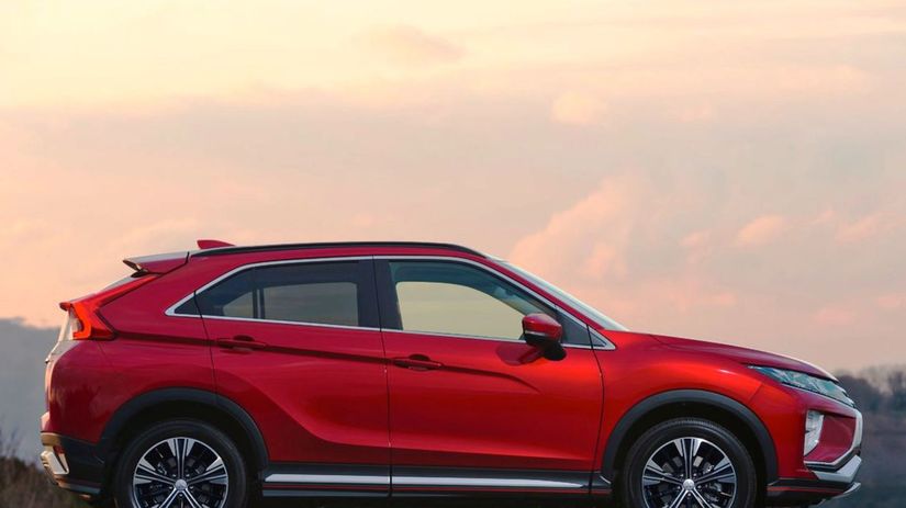 V porovnaní s menším ASX je Eclipse Cross o 50...