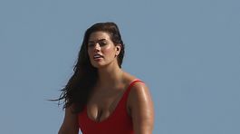 Baywatch trocha inak! XXL modelka v plavkách Pamely Andersonovej 