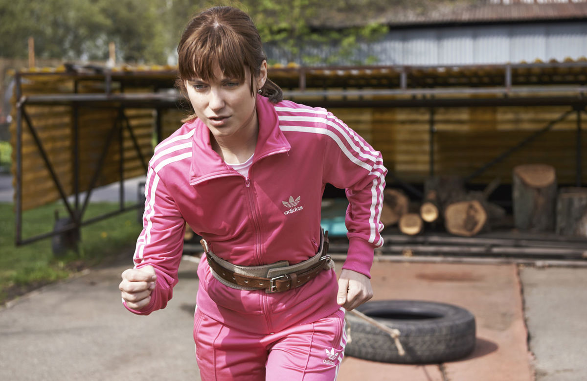 Judit Bárdos vo filme Fair Play.