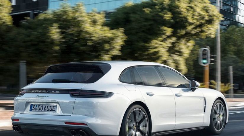 V porovnaní s bežnou Panamerou má Sport Turismo...