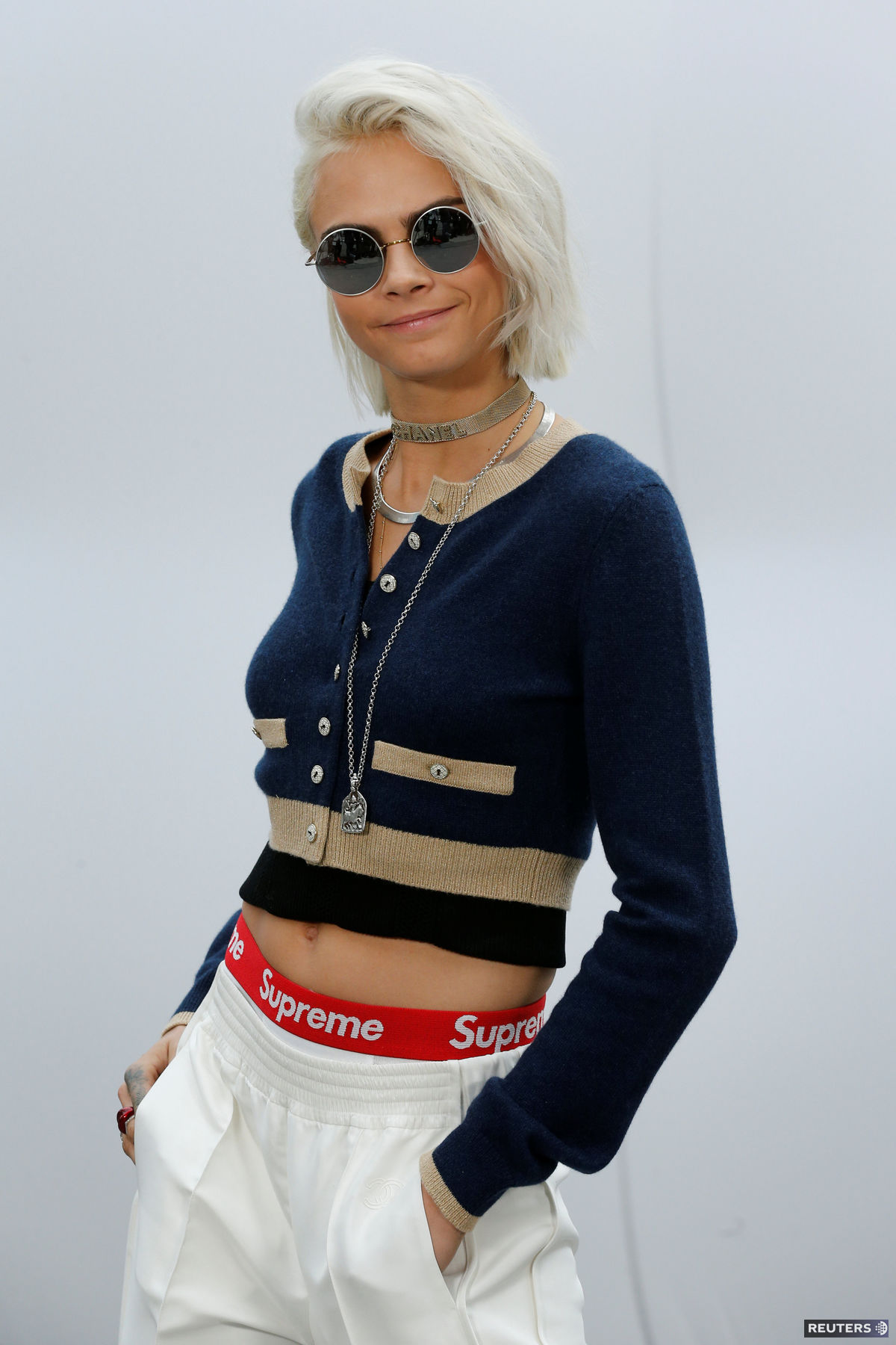 Modelka a herečka Cara Delevingne na prehliadke...