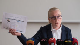 Zakladateľka Čistého dňa tvrdí, že jej zverenku obťažoval poslanec NR SR