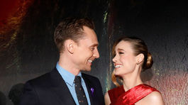 Herci Tom Hiddleston a Brie Larson.
