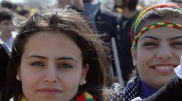 Utečenky z Mosulu sa v kaderníctve hanbia