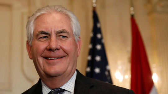 Tillerson zostáva na poste ministra zahraničia USA