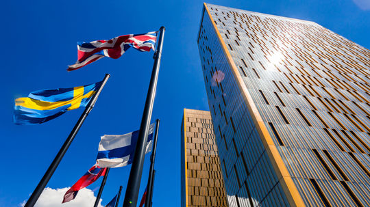 Eurokomisia podá žalobu na osem krajín kvôli smernici o ochrane oznamovateľov
