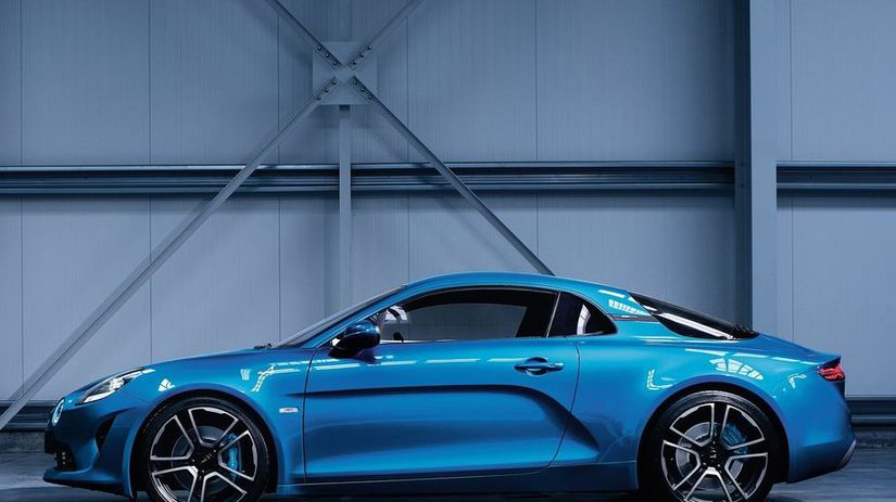 Aj z profilu je to jasné Alpine. Historickú...