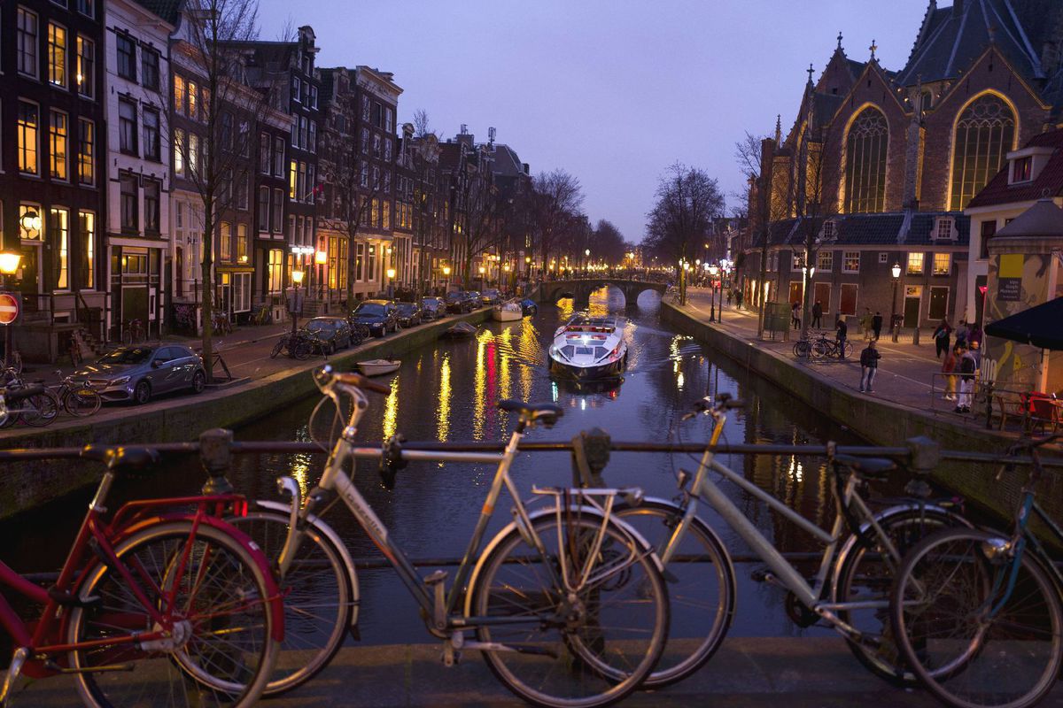 Holandsko, Amsterdam, bicykle, kanál, loď, čln