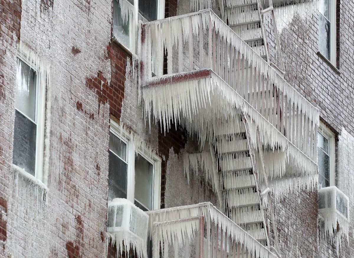 New York, mráz, cencúle, zima, mráz, požiarne schodisko, Yonkers Apartment budova,