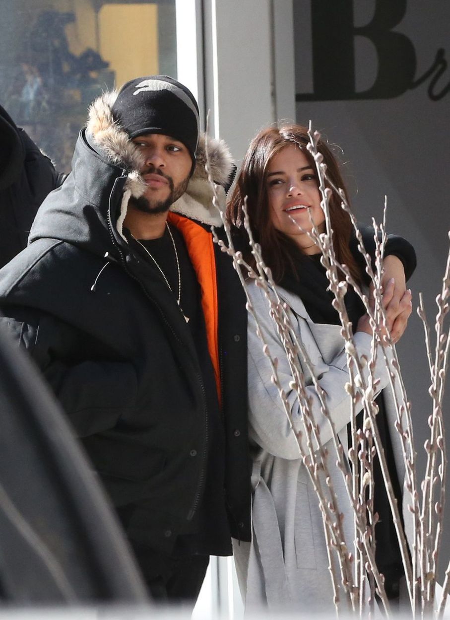 Speváčka Selena Gomez a jej partner The Weeknd...
