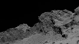 Sonda Rosetta zaznamenala zmeny na povrchu kométy 67P