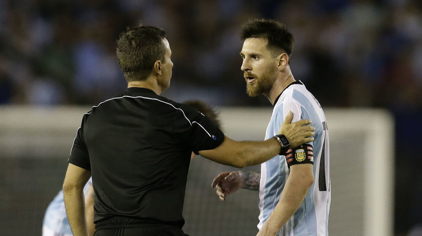 Lionel Messi, argentína, rozhodca