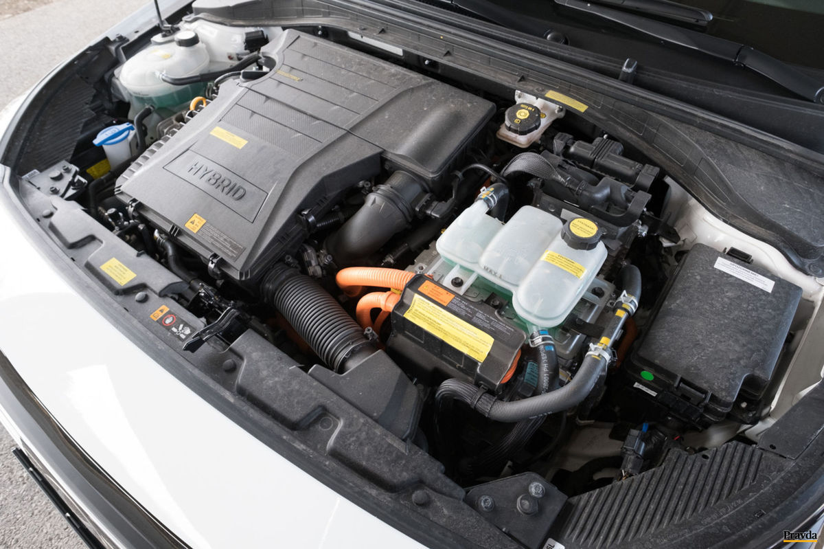 Elektromotor a spaľovací motor bývajú pod...