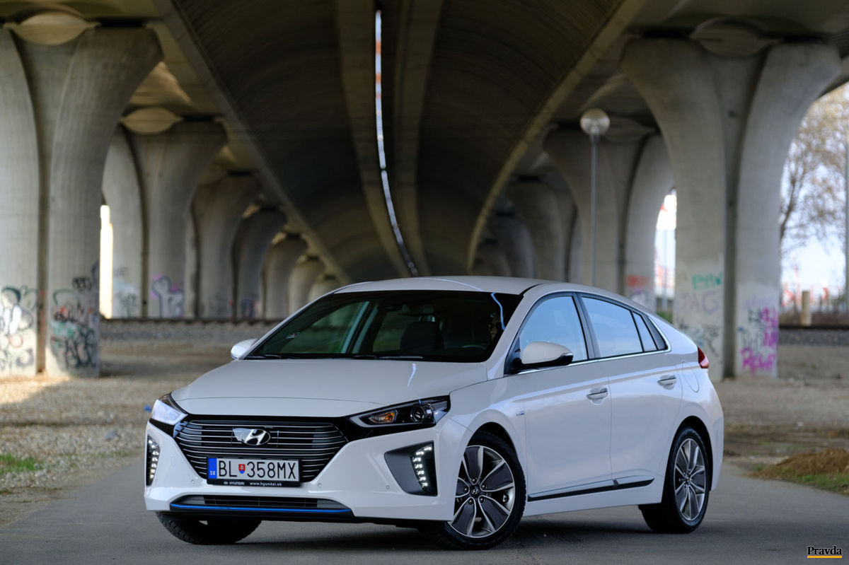 Ioniq vyzerá ako bežné auto.