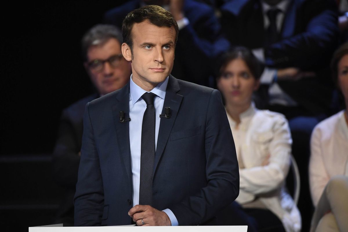 Emmanuel Macron počas utorkovej besedy...
