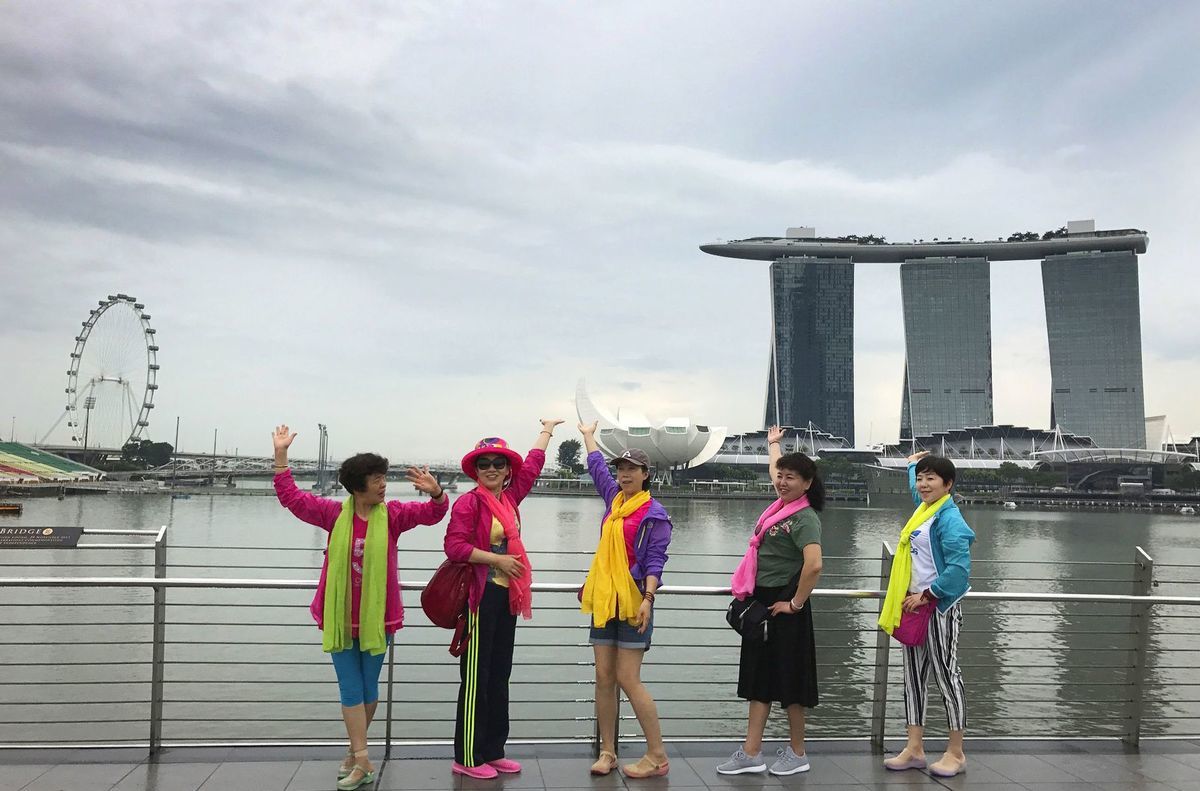 Singapur, čínski turisti, fotenie, pózovanie,