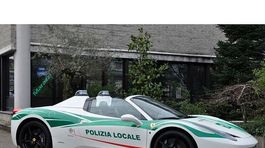 Polícia v Miláne má Ferrari za 57 eur! Bude ním vychovávať