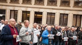 Taxikári v Bratislave protestovali proti Uberu