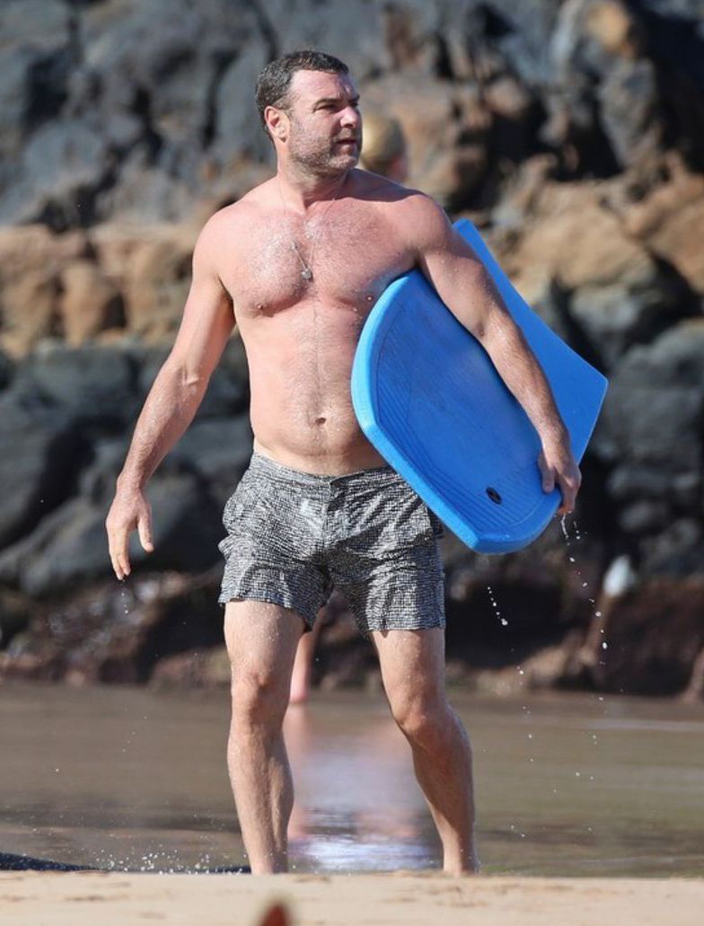 Herec Liev Schreiber sa na havajskom ostrove...