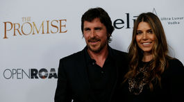 Herec Christian Bale a jeho manželka Sibi Blazic.