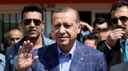 Sčítaných 99,99 percent hlasov. Zvíťazili zástanci zmeny ústavy