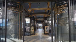 Do tábora smrti v Seredi prenesie študentov aplikácia