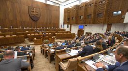 Z jednej politickej strany do druhej