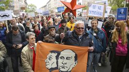 V Budapešti demonštrovali tisíce ľudí proti Orbánovej vláde