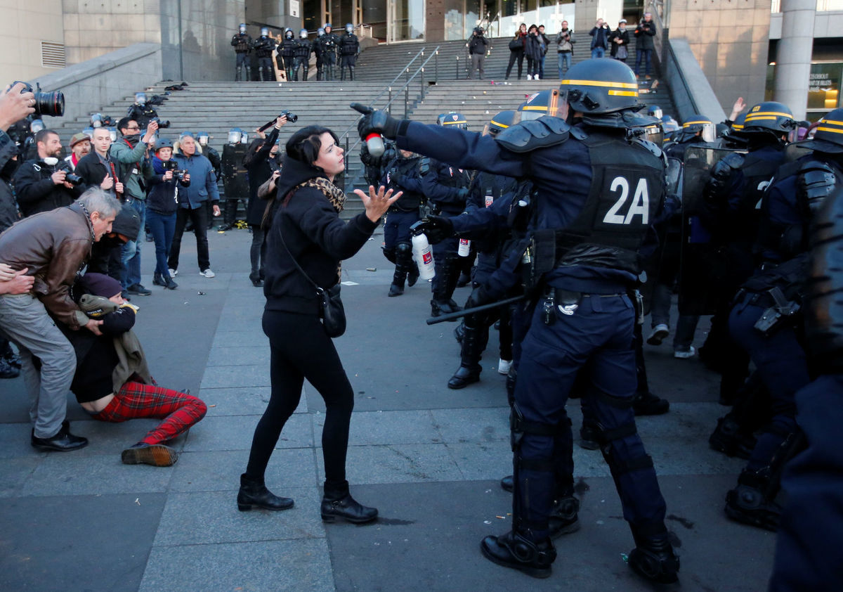 V Paríži došlo k stretom polície s...