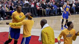 Golden State s prehľadom do semifinále konferencie, Portland končí