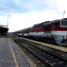 vlak, stanica, rýchlik