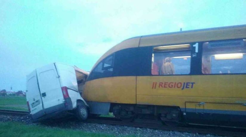 nehoda, vlak