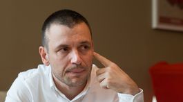 Tótha takmer celý deň vypočúvali policajti z NAKA