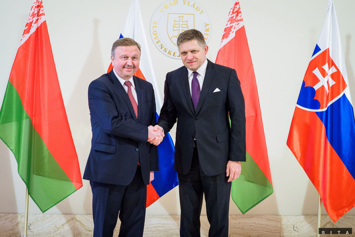 Predseda vlády SR Robert Fico a predseda vlády...